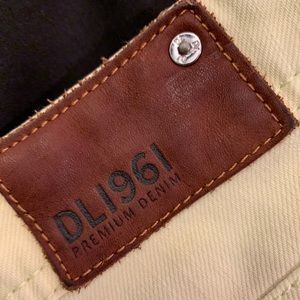 DL1961 Yellow Jean Shorts!